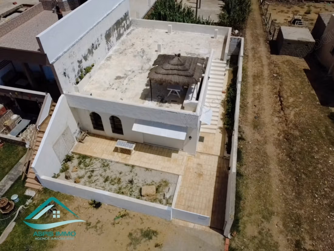 Maison 200 m² pieds dans l’eau plage Sidi Daoued