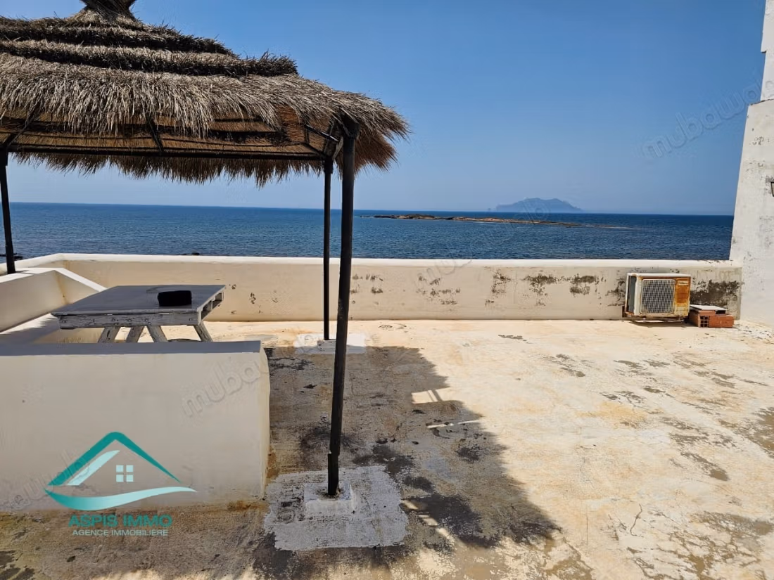 Maison 200 m² pieds dans l’eau plage Sidi Daoued