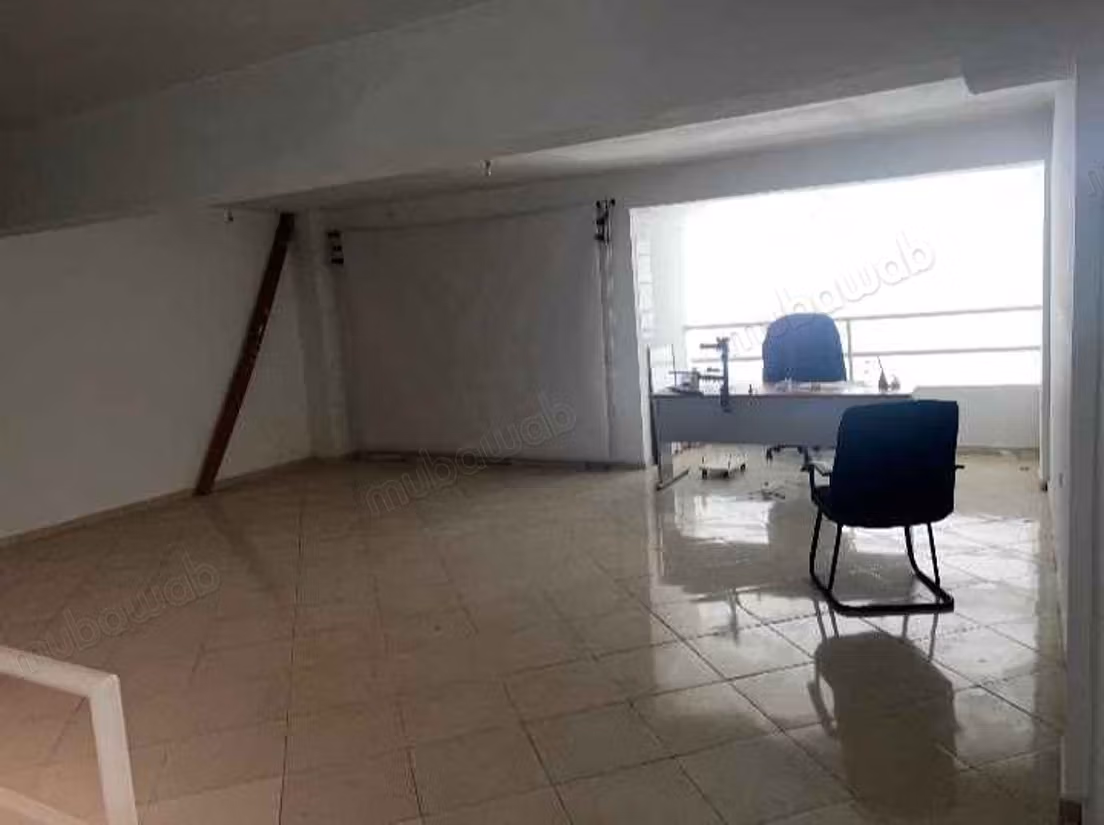 Magasin À vendre – 130 m²