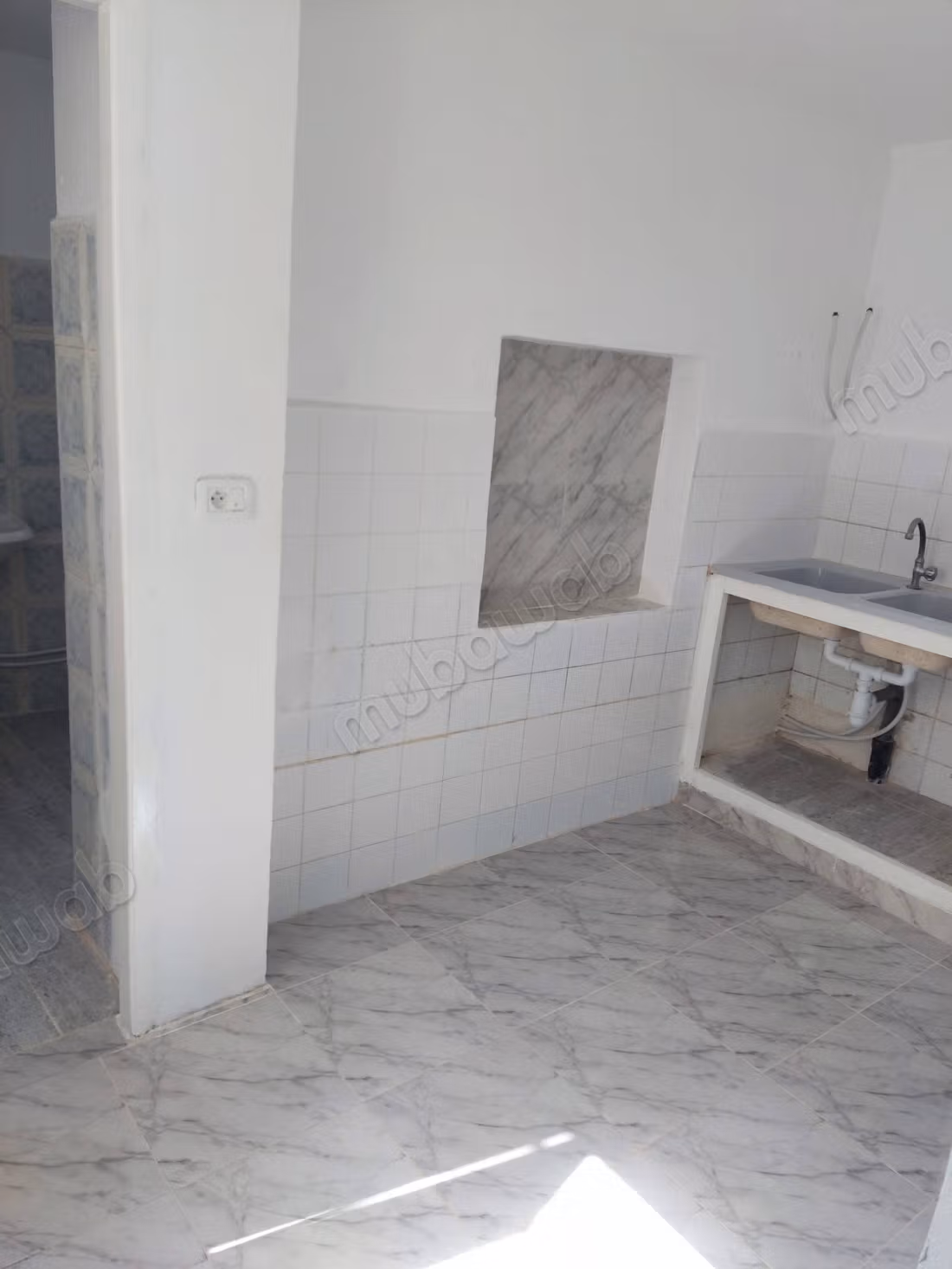 Vendita villa di lusso a Raoued Centre. 3 camere da letto. Bella terrazza e giardino.