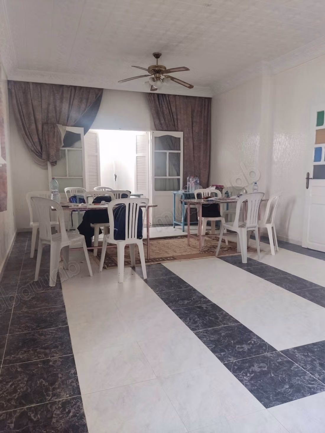 Vendita villa di lusso a Raoued Centre. 3 camere da letto. Bella terrazza e giardino.