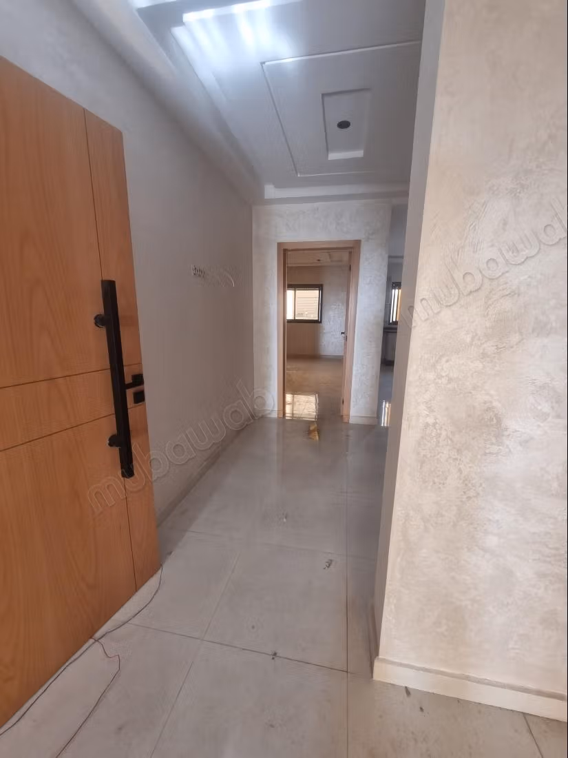 Apartamento en venta en Al Wifaq. Superficie total 106 m². Ascensor y terraza