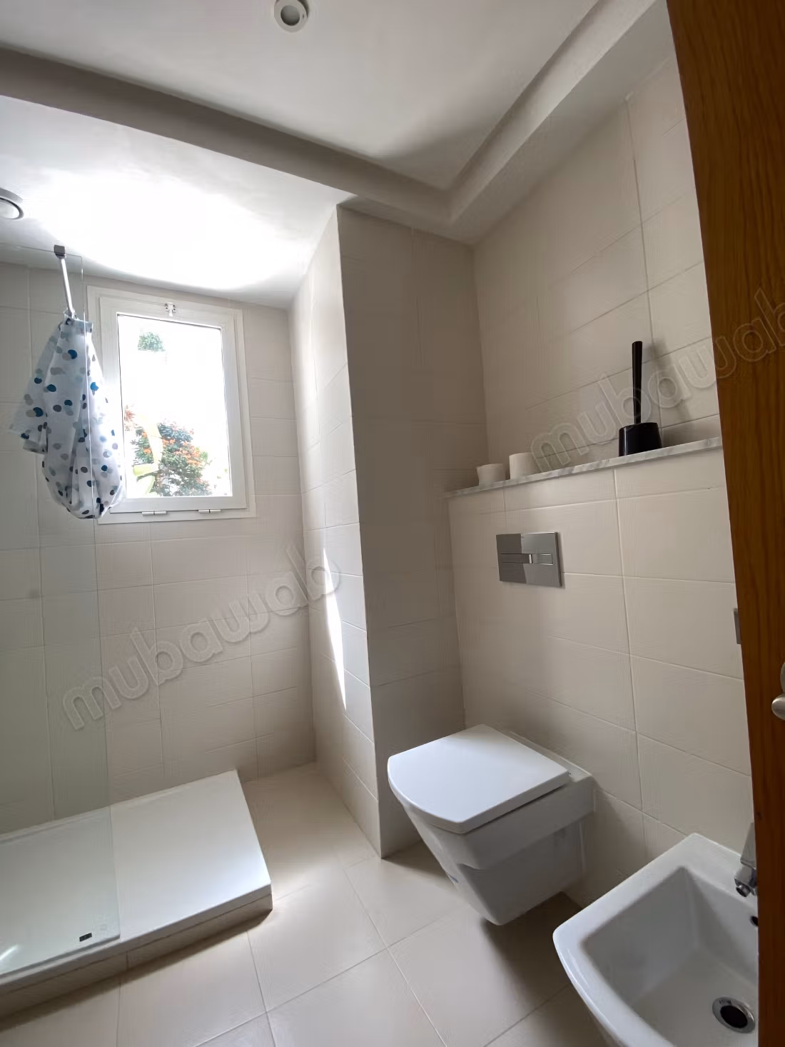 Rent this apartment in Souissi. Total area 125 m². With elevator and green space
