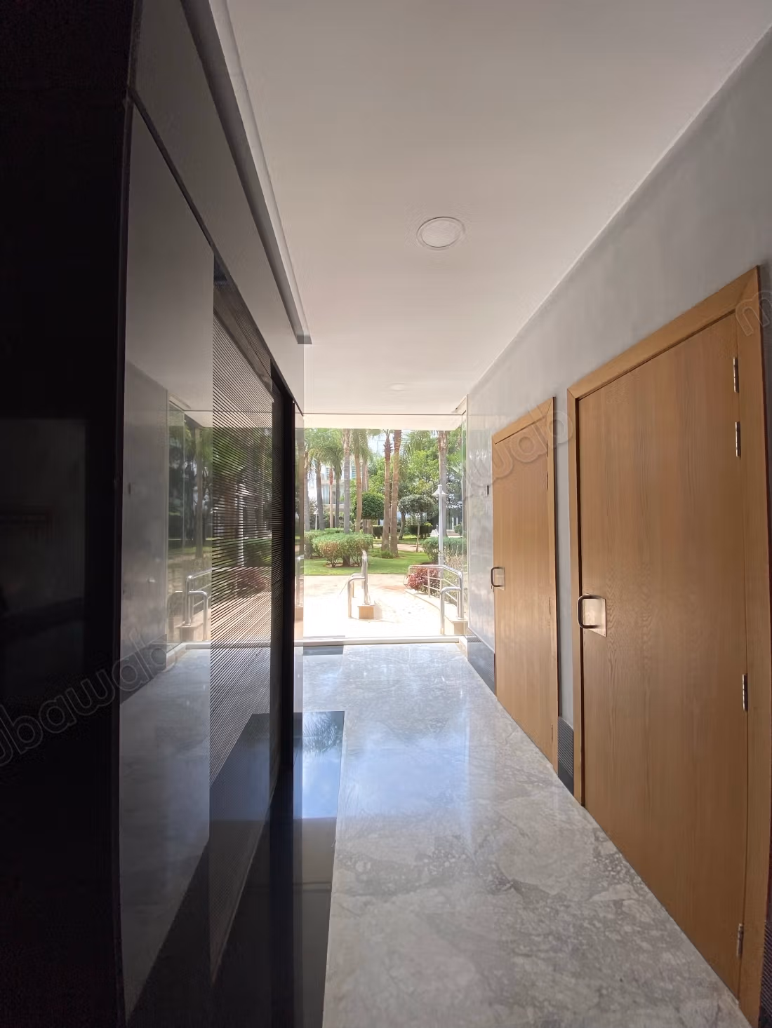 Rent this apartment in Souissi. Total area 125 m². With elevator and green space