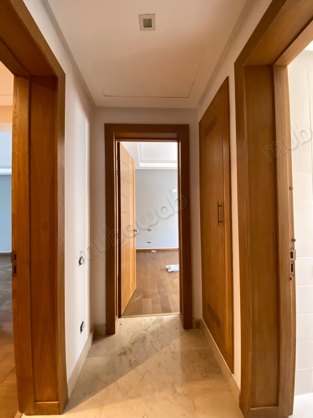 Rent this apartment in Souissi. Total area 125 m². With elevator and green space
