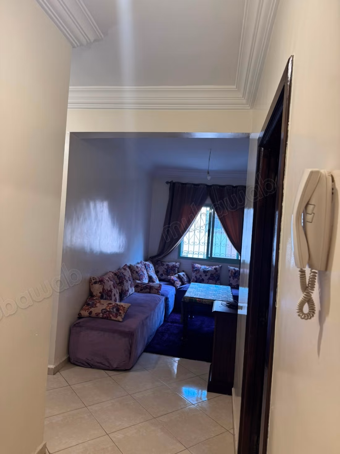 Bel appartement à vendre à Bab Ghliz. Surface de 55 m². Résidence avec portail, et climatisation.