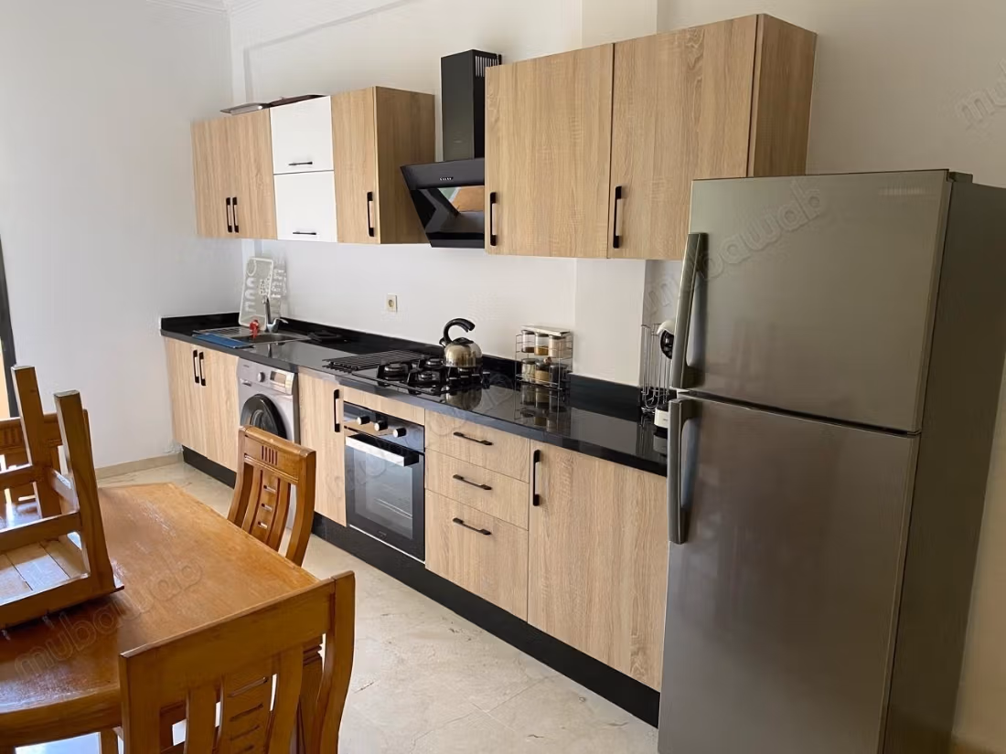 Bel appartement à vendre à Bab Ghliz. Surface de 55 m². Résidence avec portail, et climatisation.