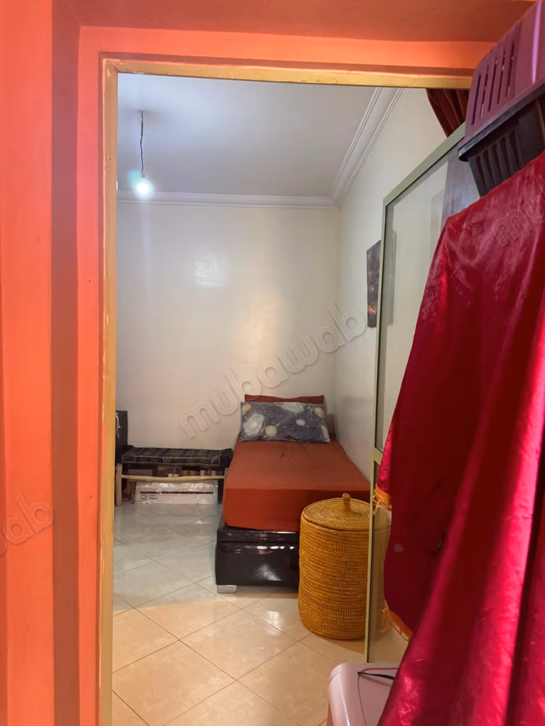 Bel appartement à vendre à Bab Ghliz. Surface de 55 m². Résidence avec portail, et climatisation.