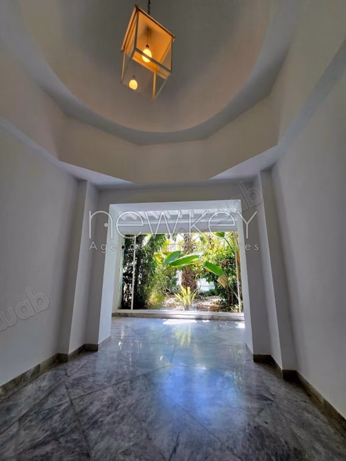 A magnificent villa in Carthage with a pool