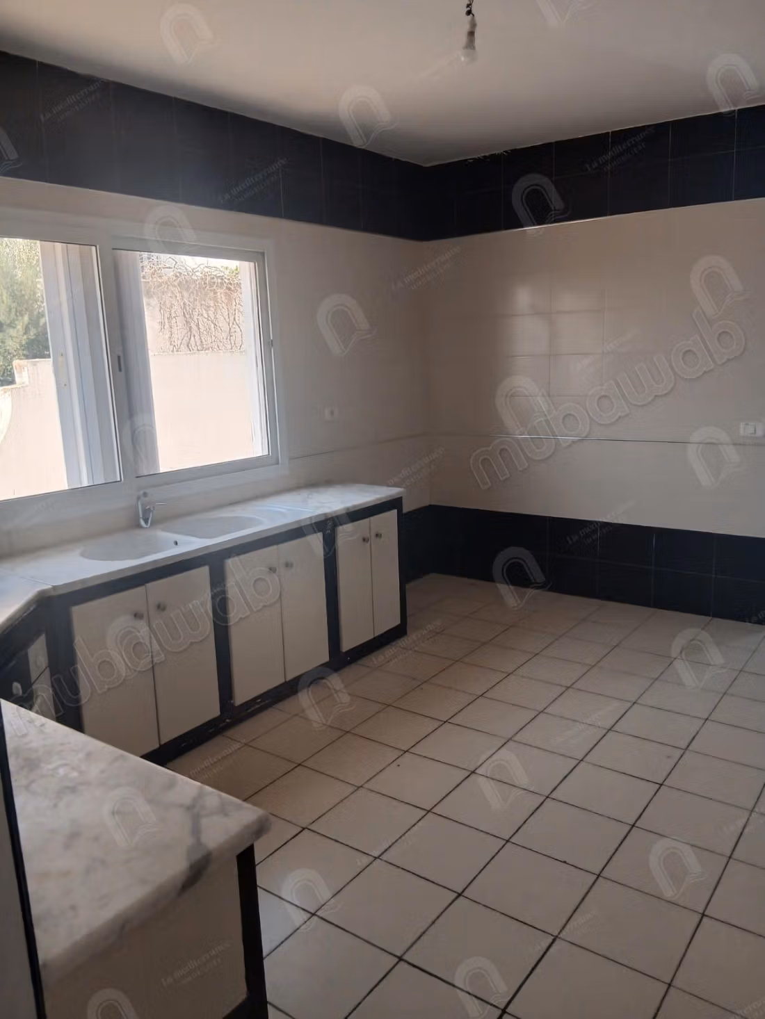 A louer une villa s4 à cité ennaser 2