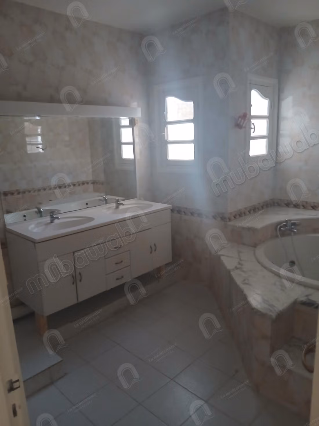 A louer une villa s4 à cité ennaser 2
