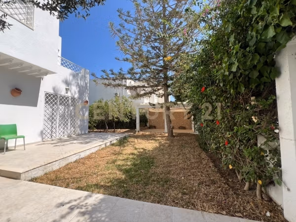 À LOUER – Villa S4 avec jardin à Cité El Khalil