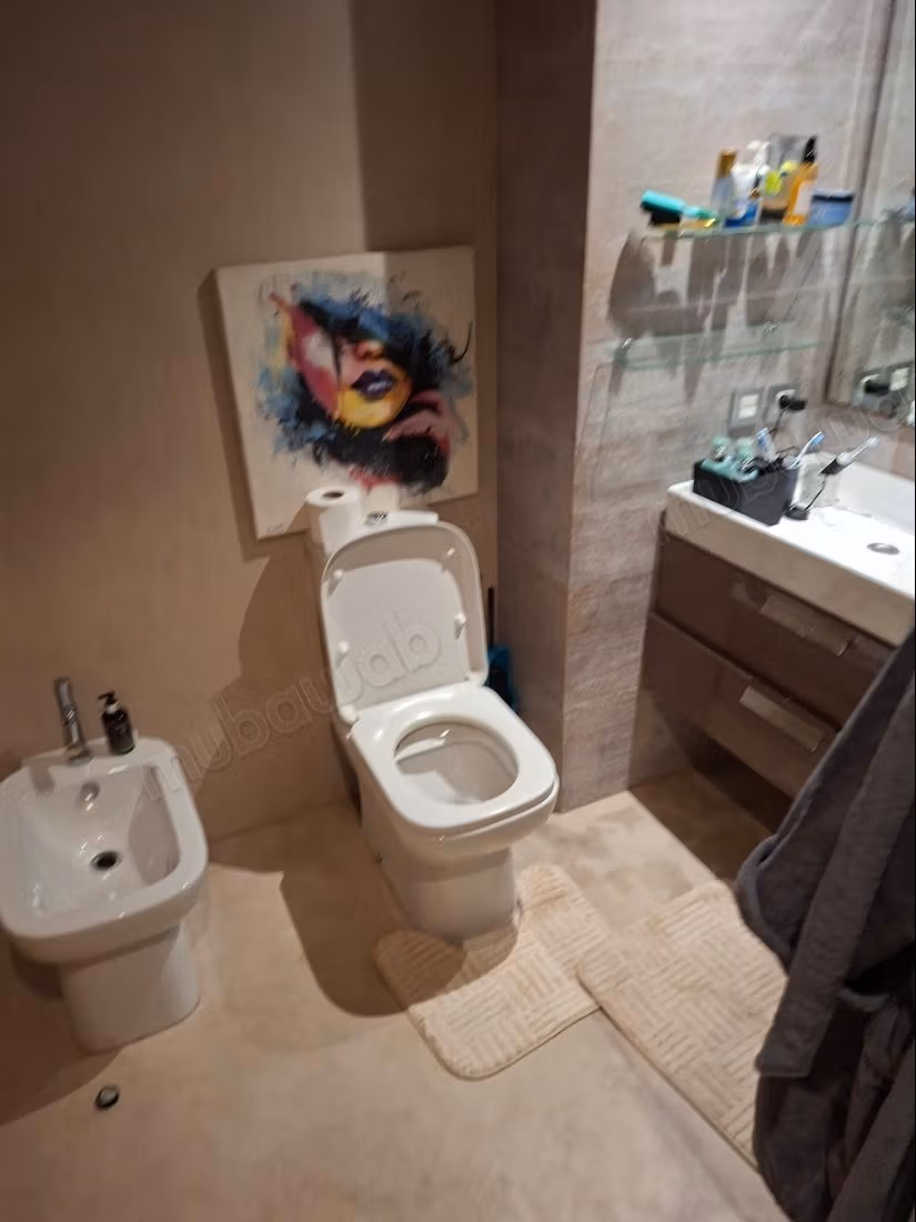In vendita un bel appartamento con terrazza e 4 camere da letto