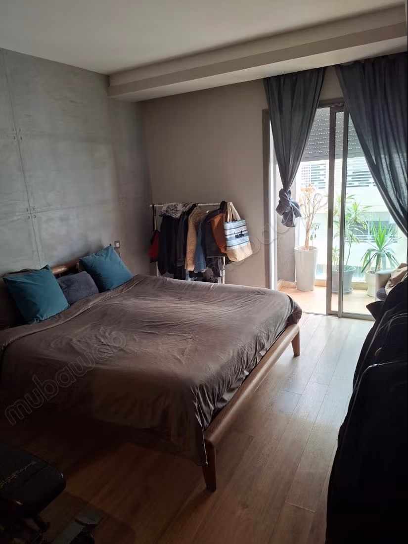 In vendita un bel appartamento con terrazza e 4 camere da letto