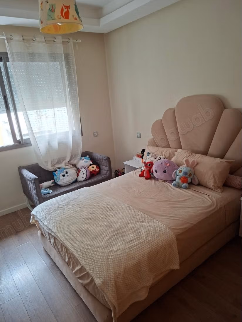 In vendita un bel appartamento con terrazza e 4 camere da letto