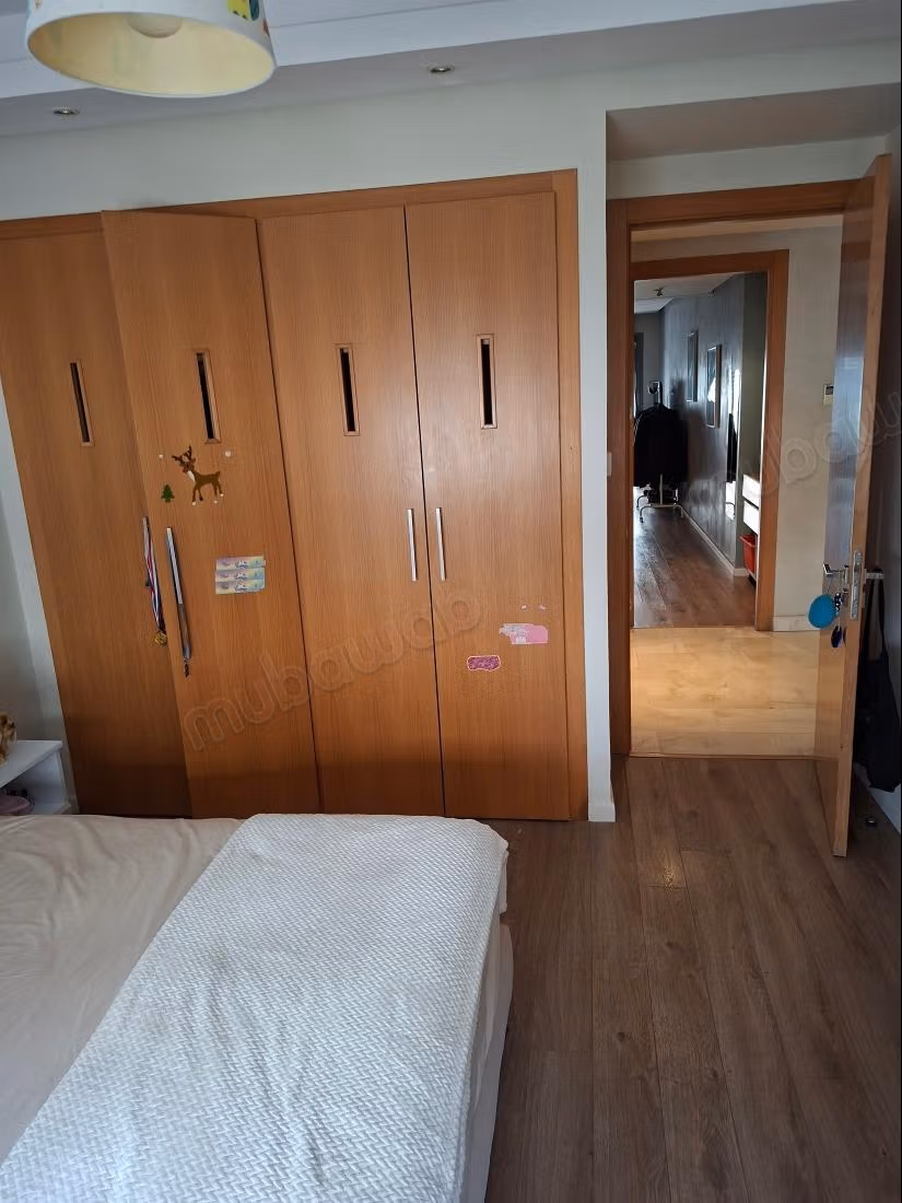 In vendita un bel appartamento con terrazza e 4 camere da letto