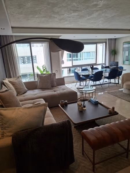 A vendre un joli appartement avec terrasse et 4 chambres