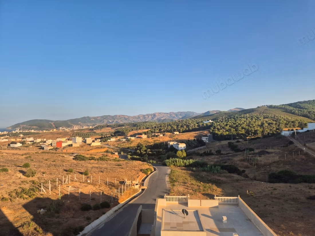Stunning plot of 283 m² with R2 permit