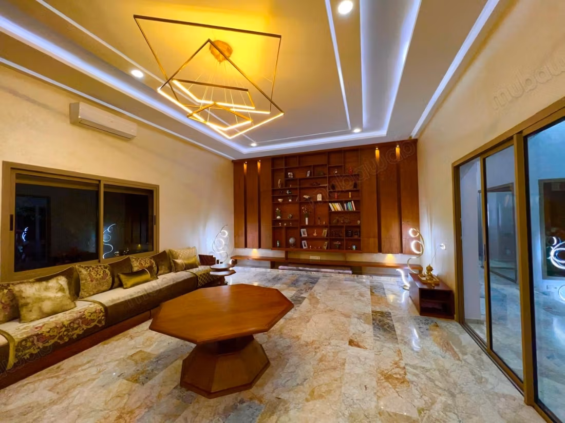 Location villa of high standing on Route de Ouarzazate. 4 bedrooms. Furnished