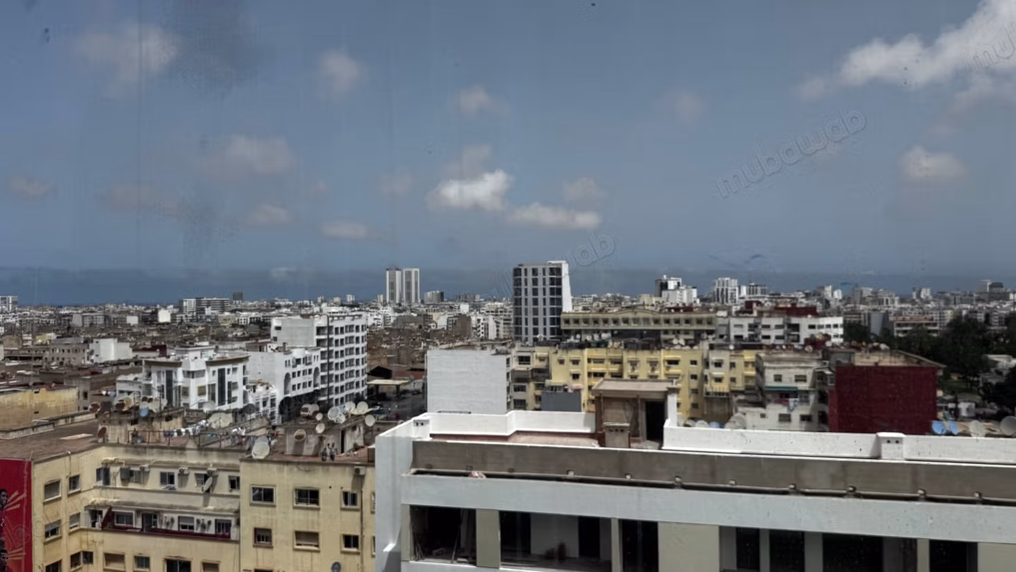 Offices for rent in Hermitage. Area 87 m². Residence with concierge, general air conditioning.
