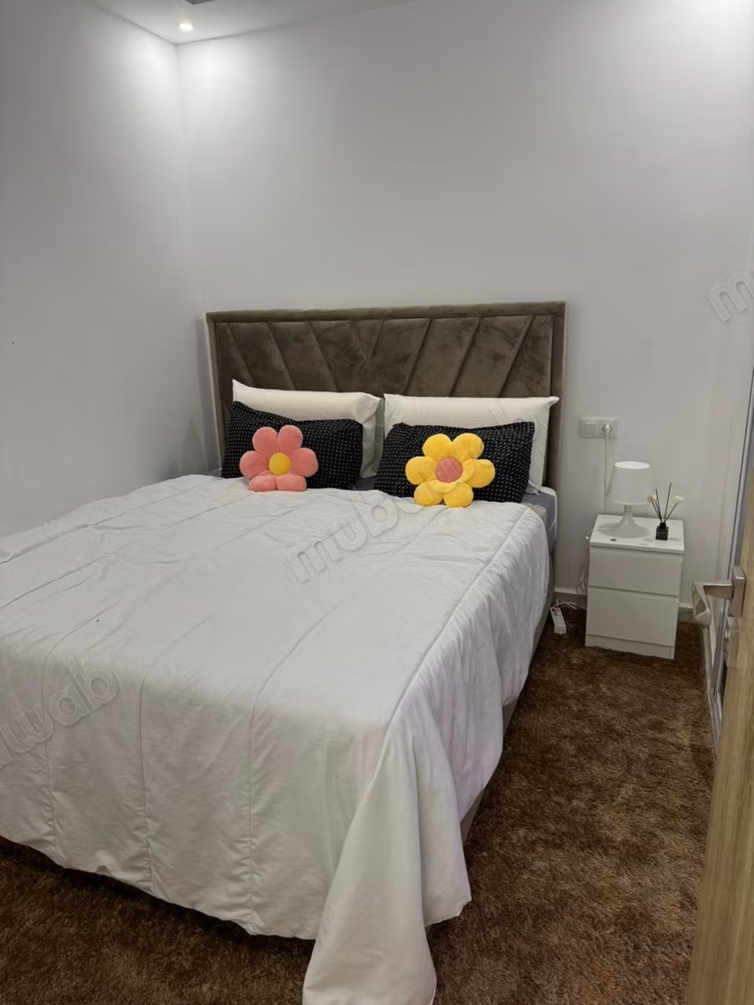 Appartement te huur in M'Diq. 2 grote kamers. Gemeubileerd