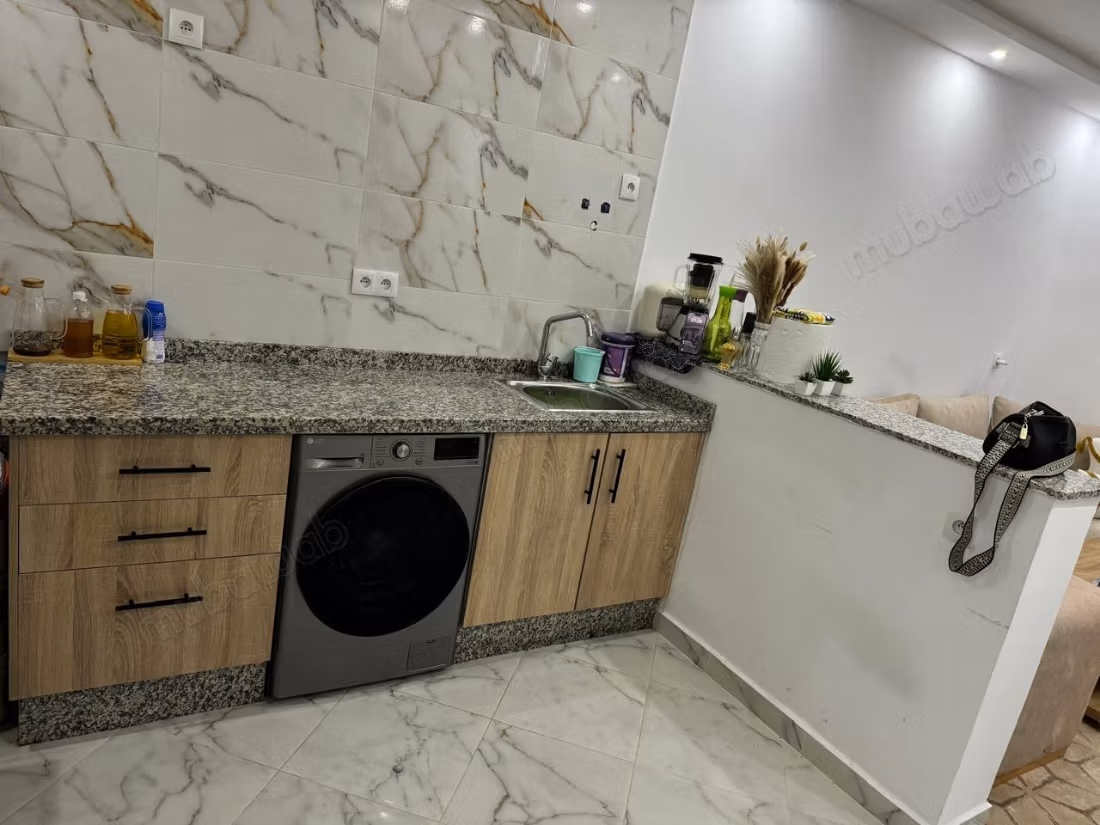 Appartement te huur in M'Diq. 2 grote kamers. Gemeubileerd