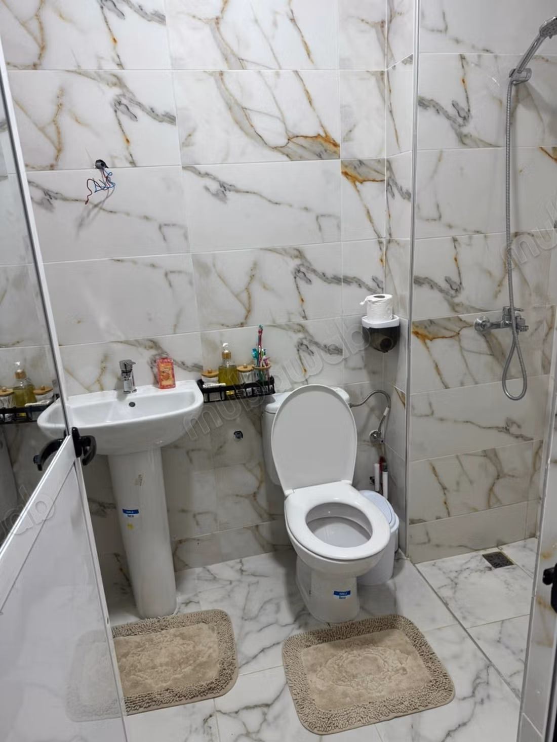 Appartement te huur in M'Diq. 2 grote kamers. Gemeubileerd