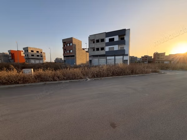 Perceel grond met 2 gevels in Ain Aouda