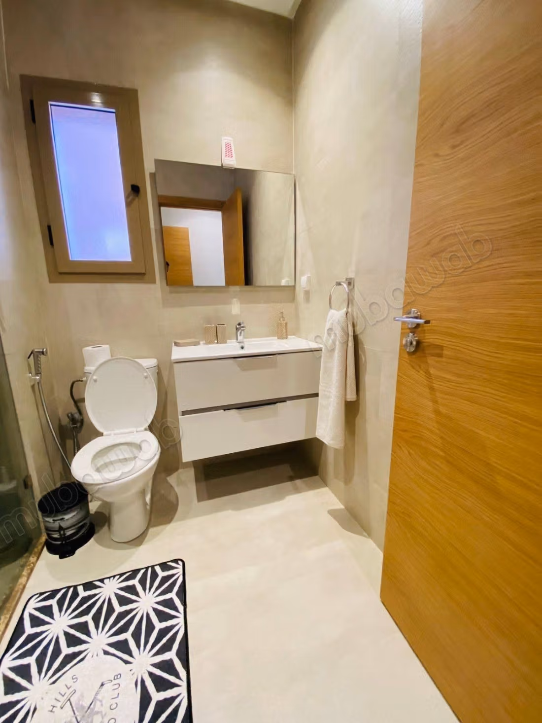 Bell'appartamento in affitto ad Agdal. Superficie di 98 m². Ben arredato