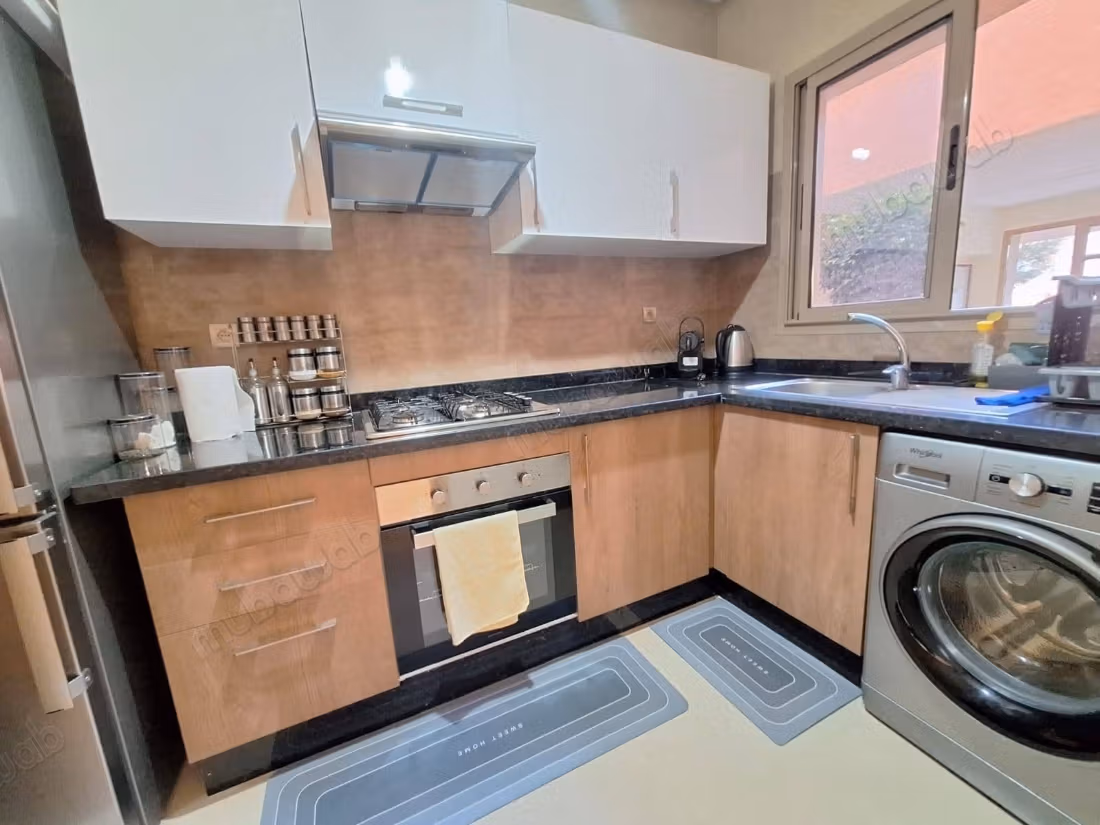 Bell'appartamento in affitto ad Agdal. Superficie di 98 m². Ben arredato