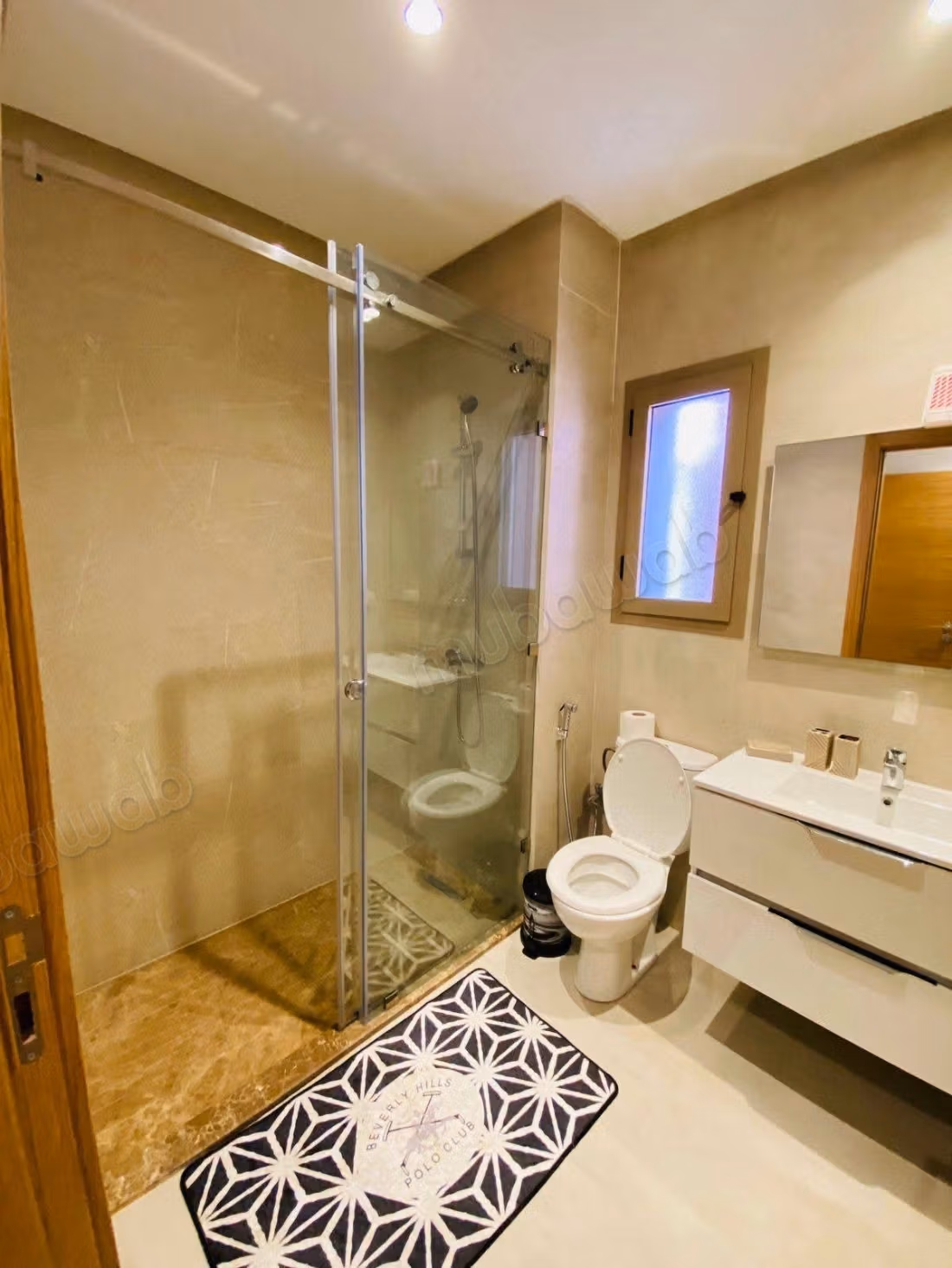 Bell'appartamento in affitto ad Agdal. Superficie di 98 m². Ben arredato