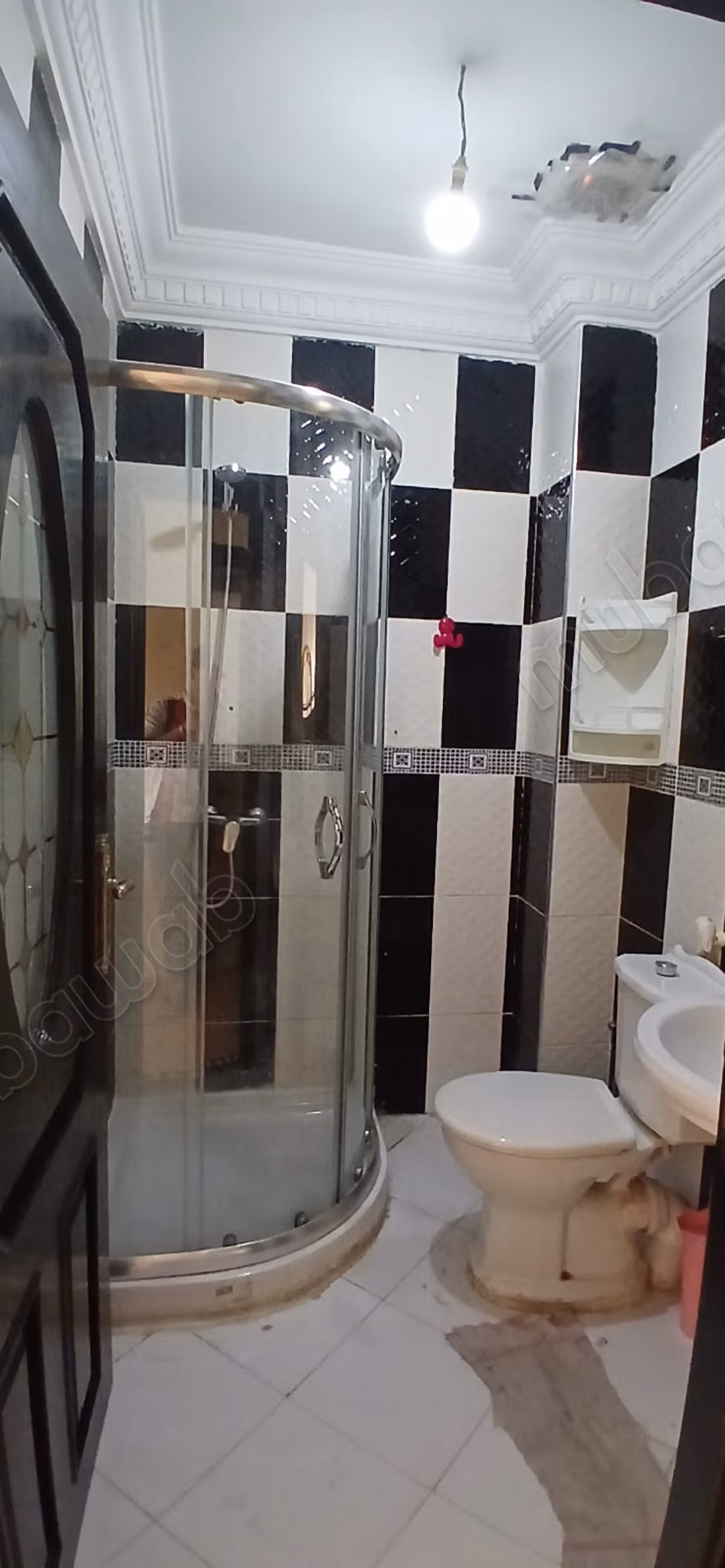 Location d'un appartement à Oulfa. Superficie 400 m². Service de concierge et climatisation