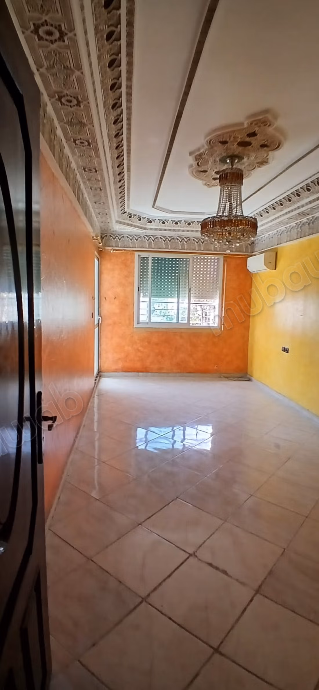 Location d'un appartement à Oulfa. Superficie 400 m². Service de concierge et climatisation