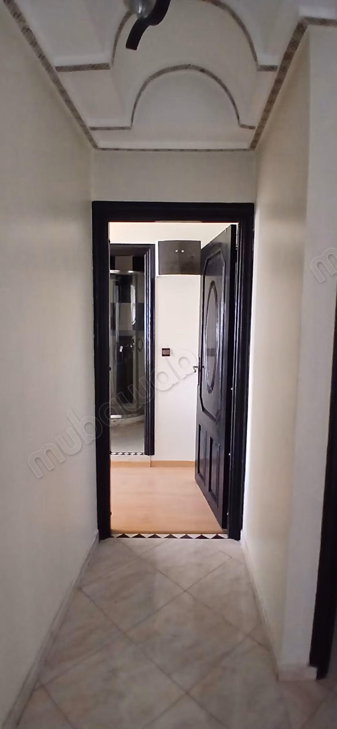 Location d'un appartement à Oulfa. Superficie 400 m². Service de concierge et climatisation