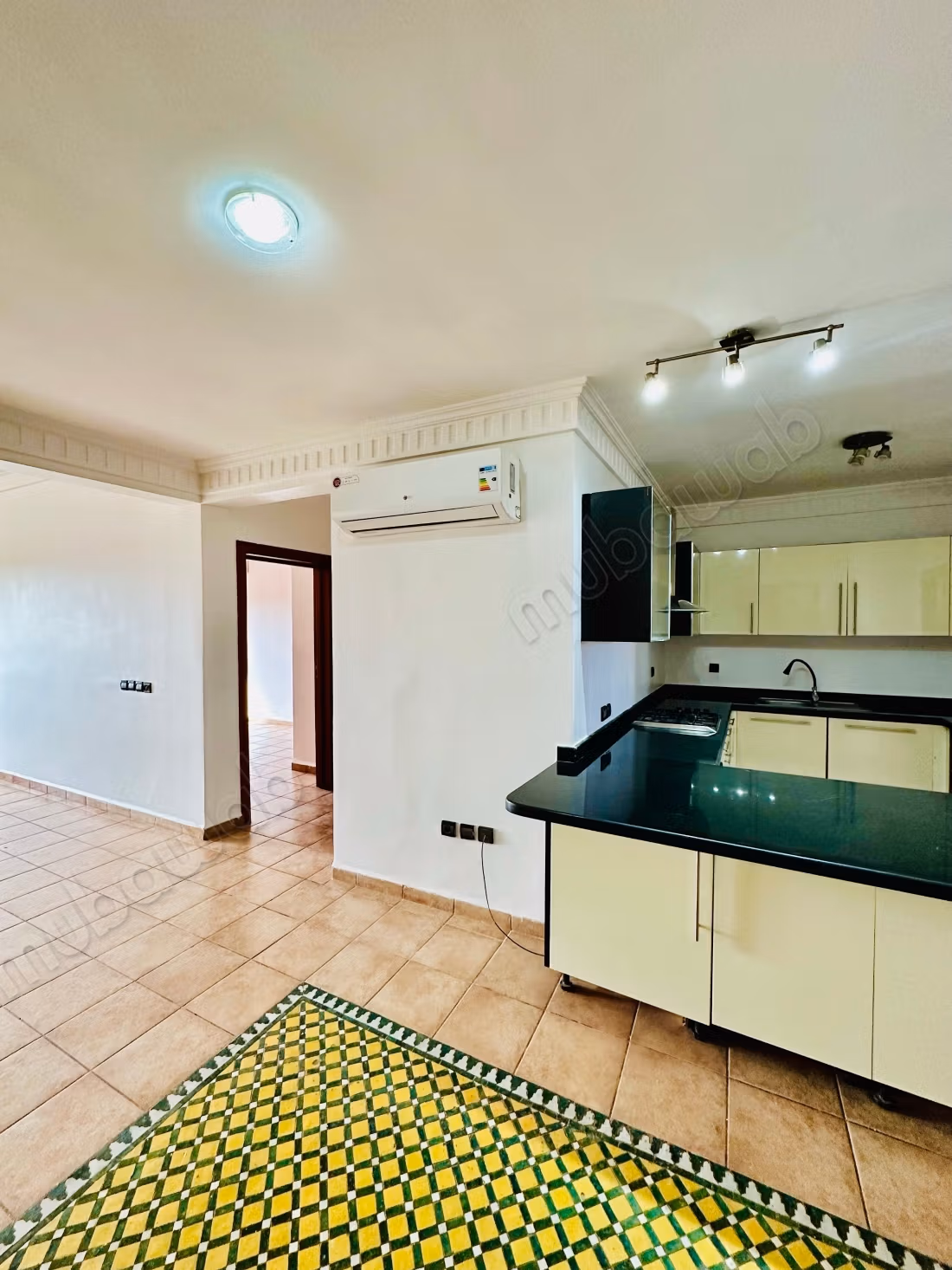 Superb apartment for rent in Victor Hugo. Size 115 m². Double glazed windows and central heating