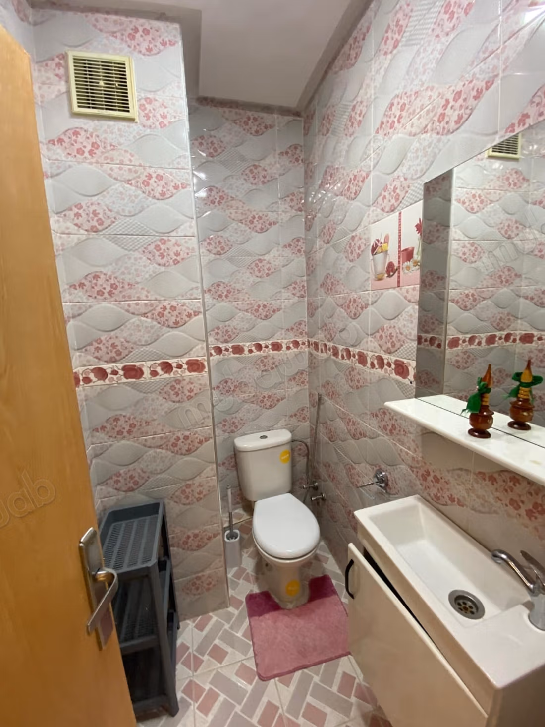 Appartamenti in affitto nella città alta. 2 stanze confortevoli. Televisore