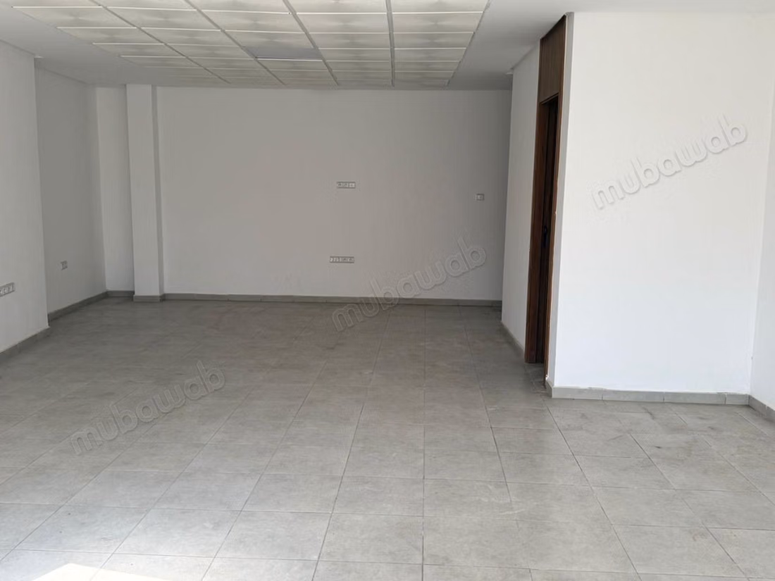 À louer – Plateau bureau de 50 m² avec parking