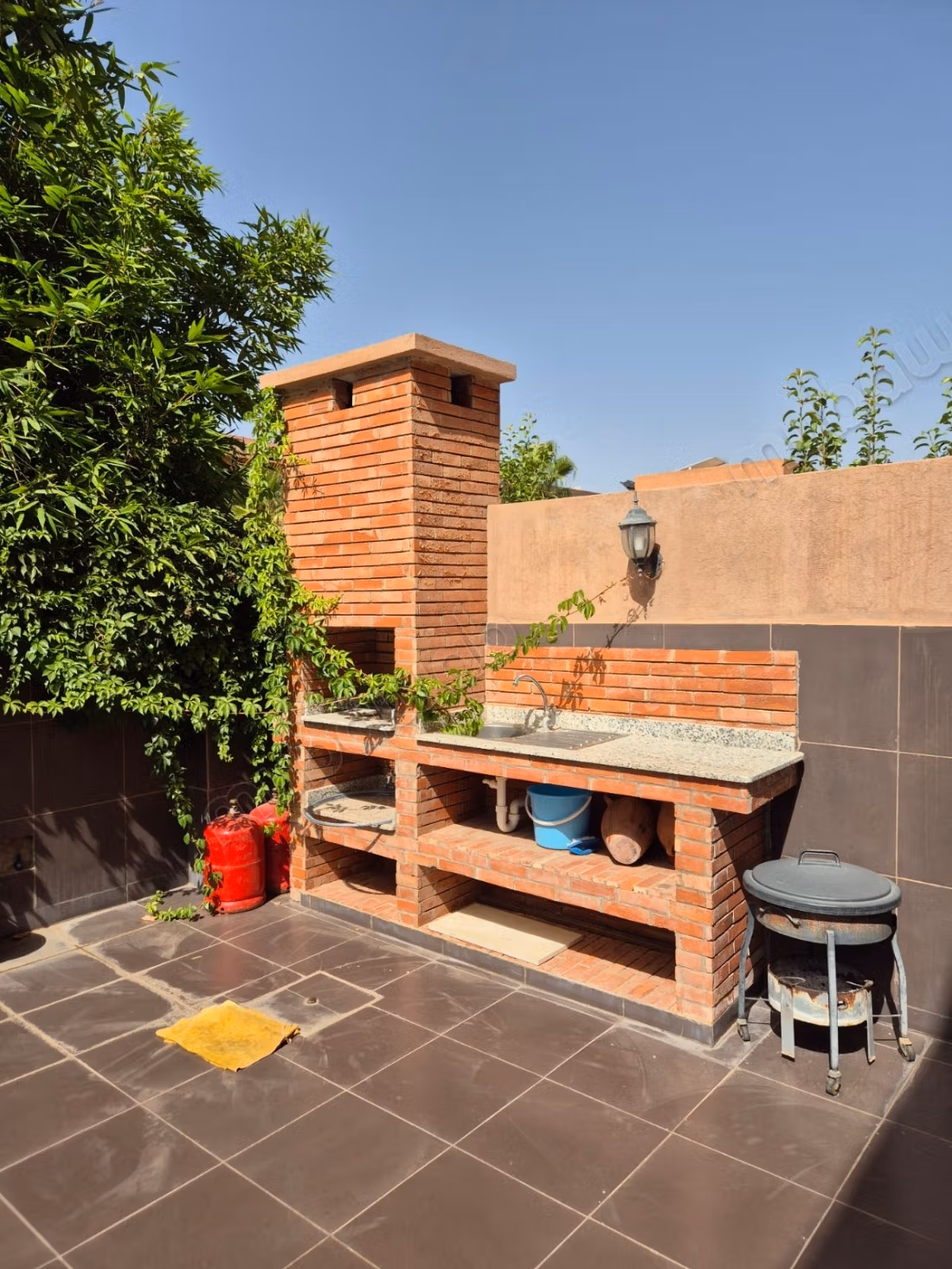Ourika Road, beautiful villa in a gated community, spacious areas, pool possibility