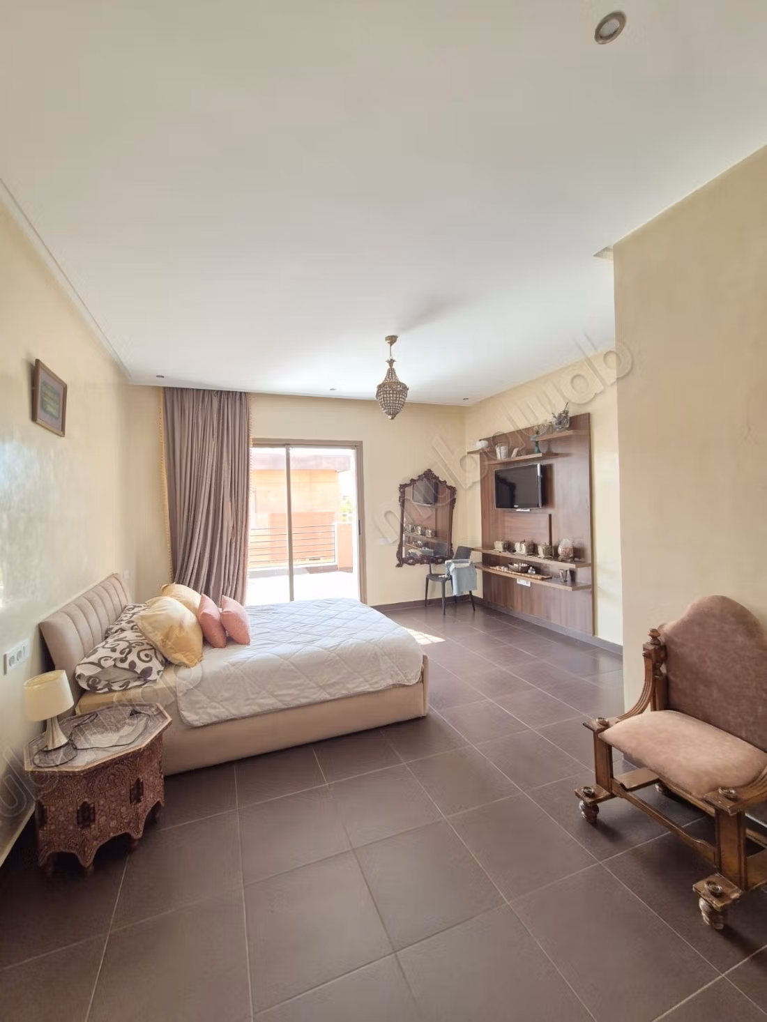 Ourika Road, beautiful villa in a gated community, spacious areas, pool possibility
