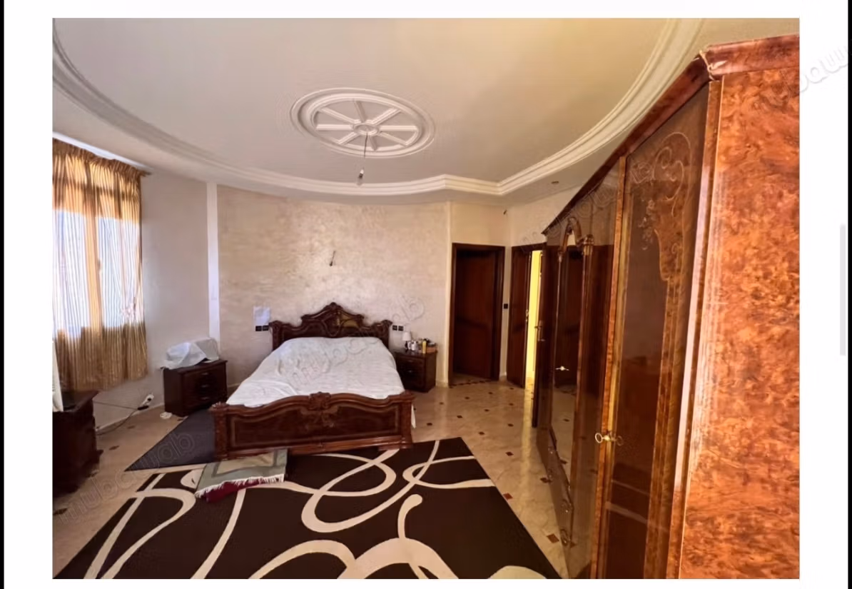 Luxe villa te koop in Marjane. 5 slaapkamers. Goed ingericht