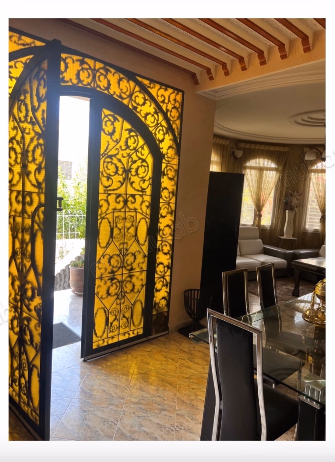 Luxe villa te koop in Marjane. 5 slaapkamers. Goed ingericht