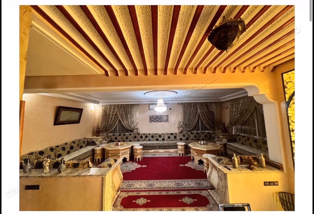 Luxe villa te koop in Marjane. 5 slaapkamers. Goed ingericht