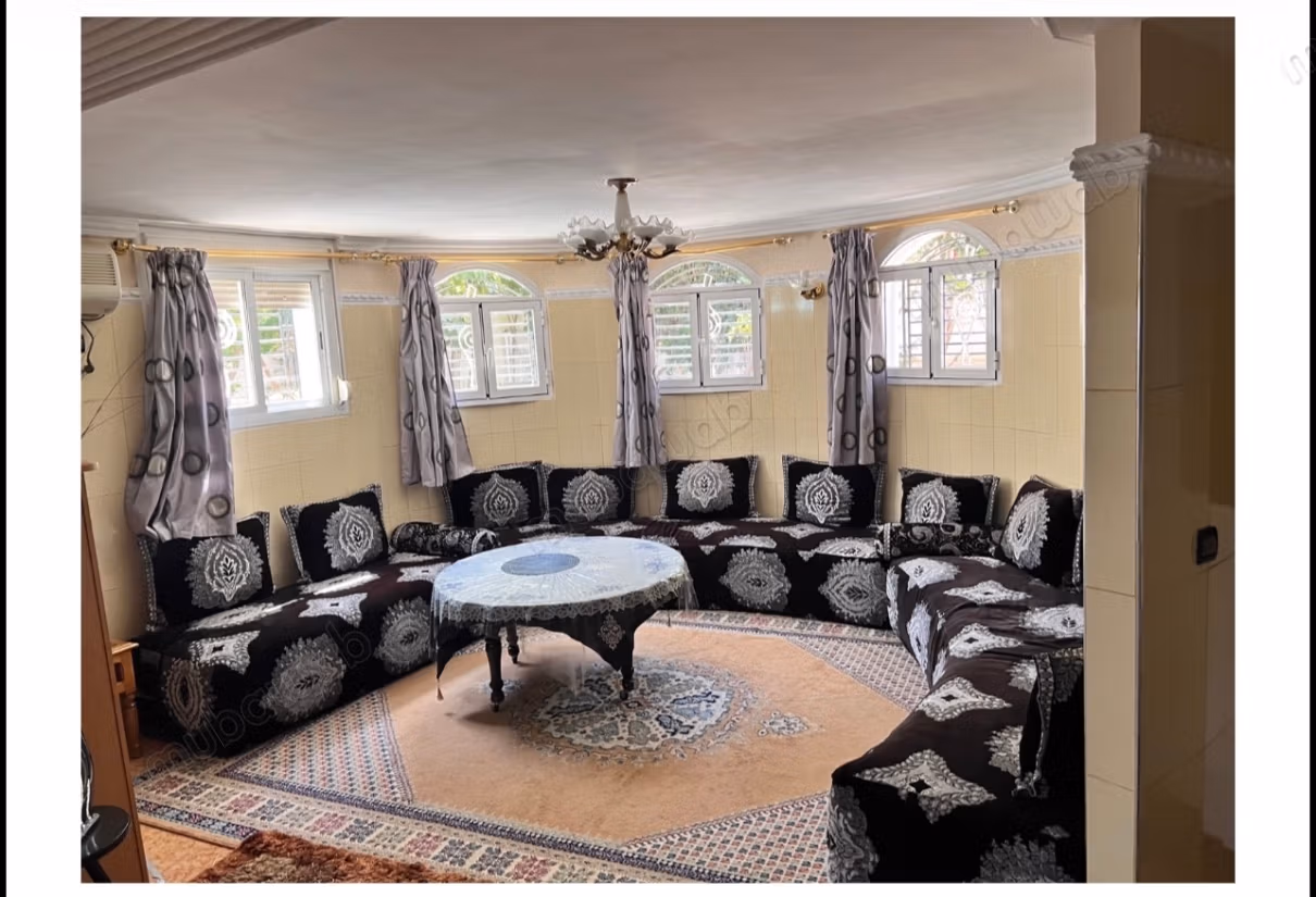 Luxe villa te koop in Marjane. 5 slaapkamers. Goed ingericht