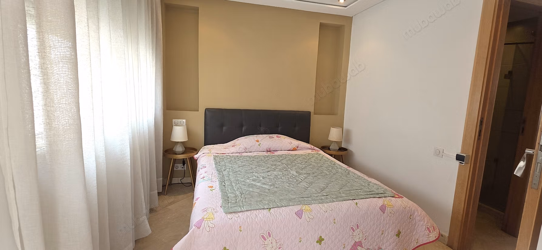 Gemeubileerde studio van 48m2 3de verdieping Airconditioning Terras Maarif