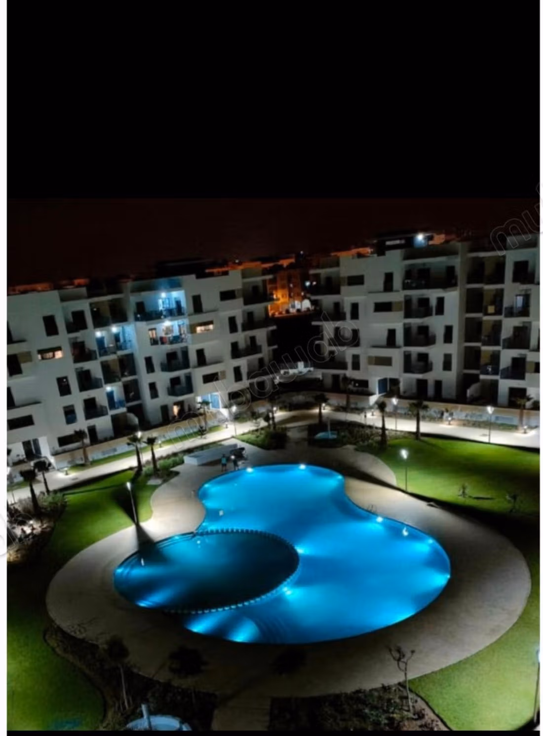 Super appartement avec vue sur piscine
