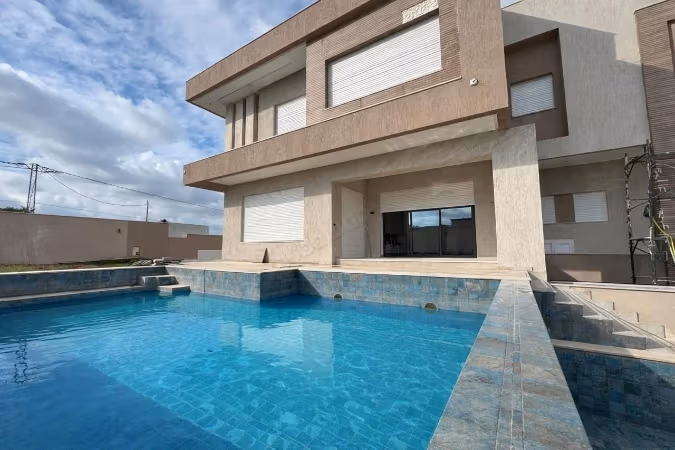 In vendita Villa con piscina a Borj Touil