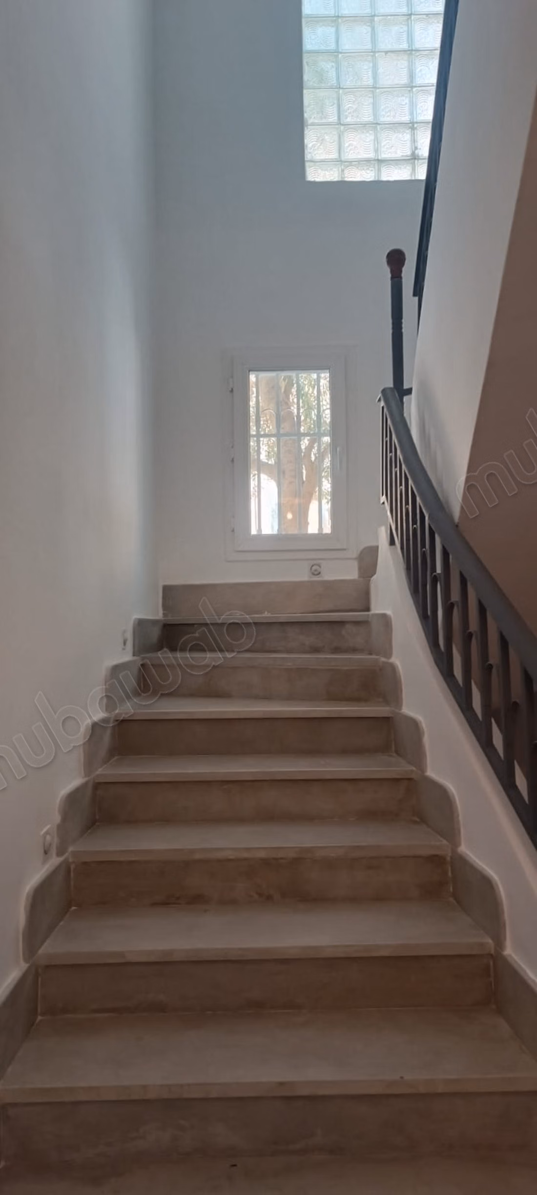 A louer une villa indépendante avec jardin à la soukra