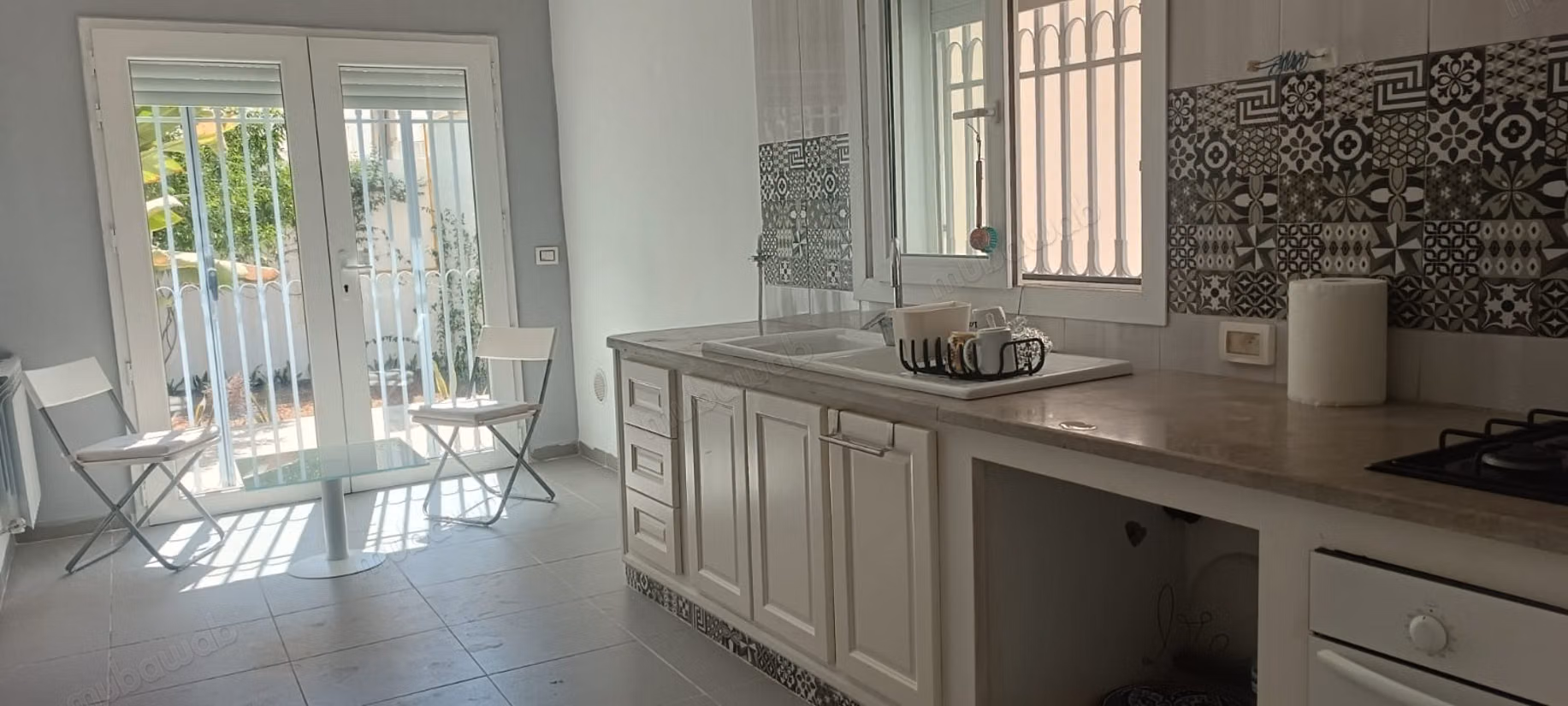 A louer une villa indépendante avec jardin à la soukra