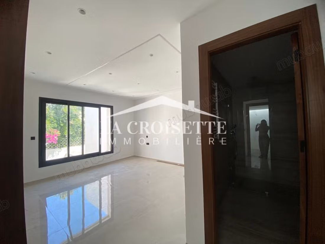 Duplex S3 avec piscine couverte à Gammarth