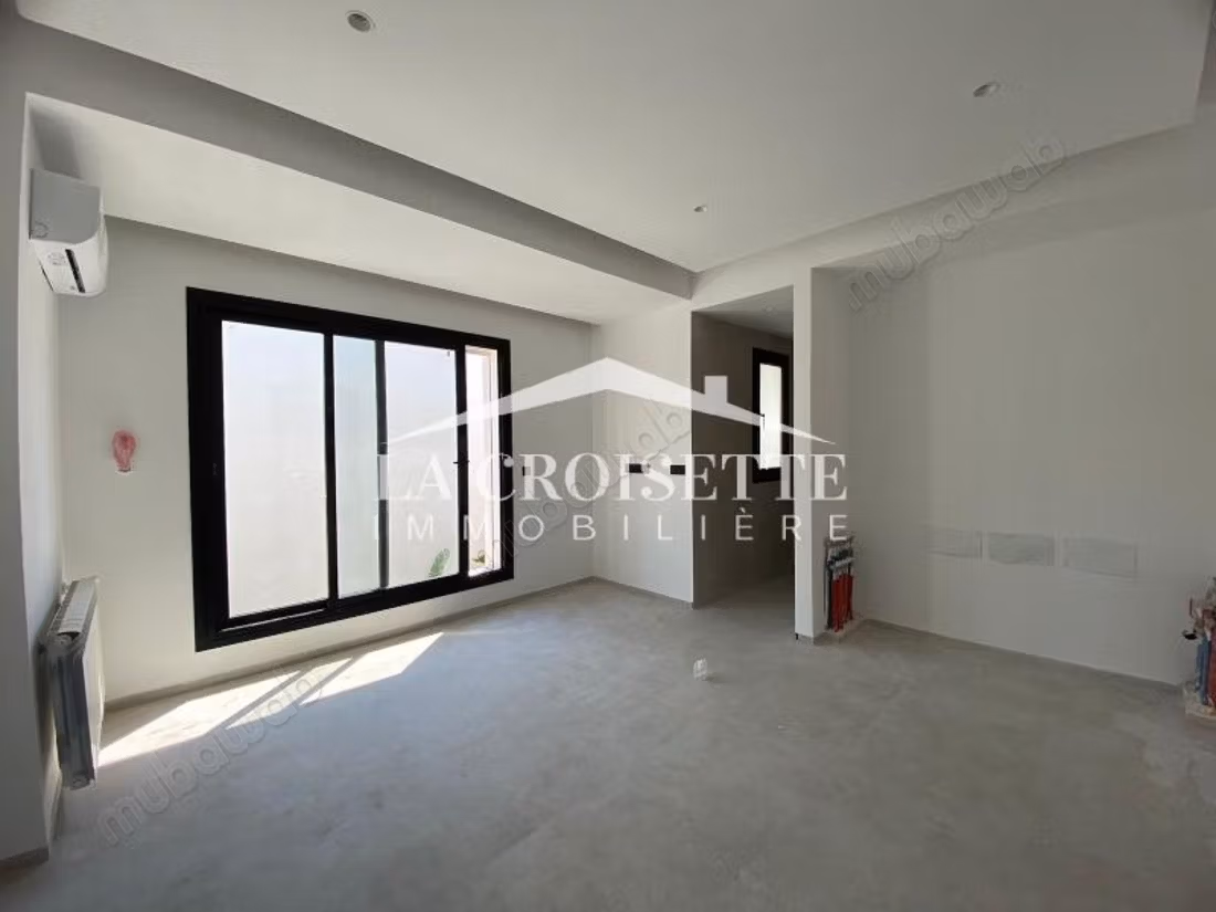 Duplex S3 avec piscine couverte à Gammarth